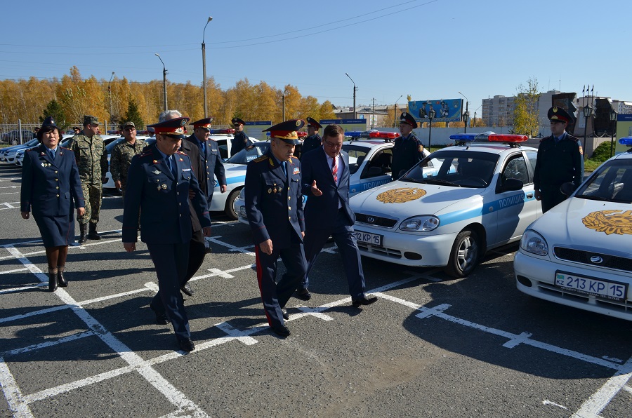 На плацу Петропавловского Военного института Национальной гвардии РК прошел общегарнизонный развод комплексных сил полиции+